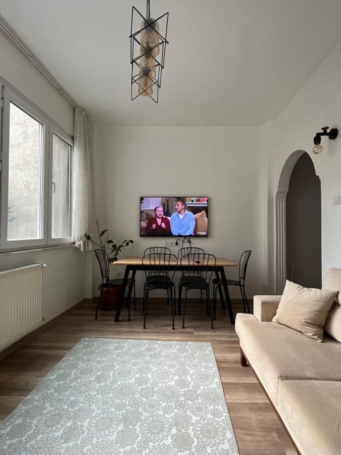 Апартаменты Centrally Located, 2+1 House In Taksim, Cihangir Стамбул Экстерьер фото